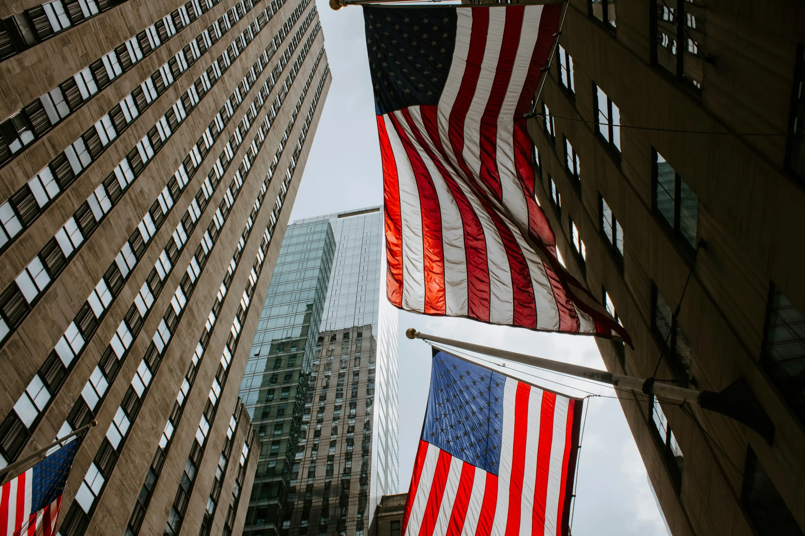 usa_flag_buidings_city